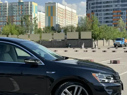Volkswagen Passat 2016 года за 8 200 000 тг. в Алматы – фото 5