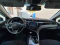 Toyota Camry 2020 года за 12 500 000 тг. в Атырау – фото 3