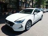 Hyundai Sonata 2022 года за 9 900 000 тг. в Алматы
