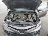Toyota Camry 2018 года за 7 100 000 тг. в Жанаозен – фото 3