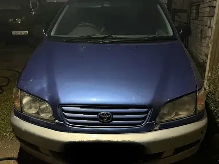 Toyota Ipsum 1996 года за 2 700 000 тг. в Семей