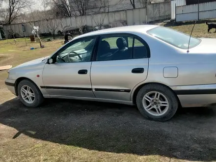 Toyota Carina E 1996 года за 2 000 000 тг. в Алматы – фото 2