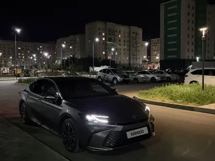 Toyota Camry 2025 года за 24 500 000 тг. в Астана – фото 2