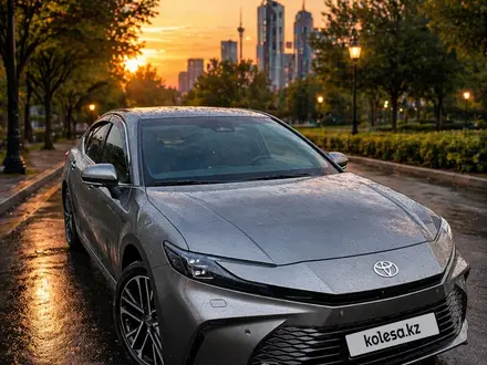 Toyota Camry 2025 года за 24 500 000 тг. в Астана