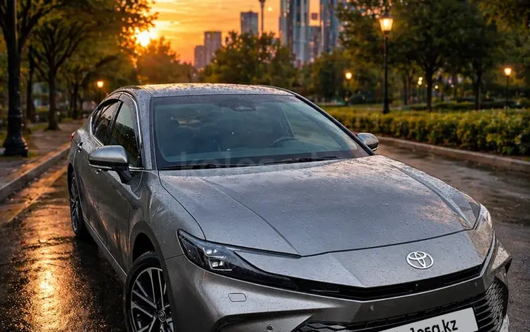Toyota Camry 2025 года за 24 500 000 тг. в Астана