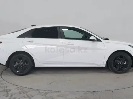 Hyundai Elantra 2021 года за 8 490 000 тг. в Актобе – фото 4