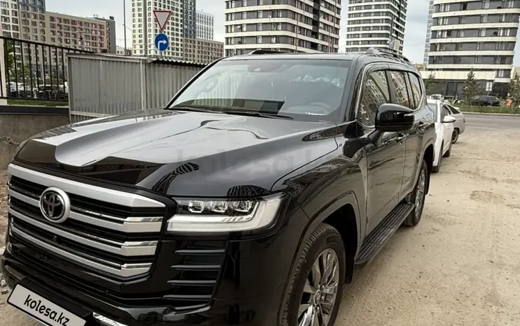 Toyota Land Cruiser 2024 года за 67 000 000 тг. в Астана