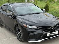 Toyota Camry 2021 года за 13 300 000 тг. в Алматы