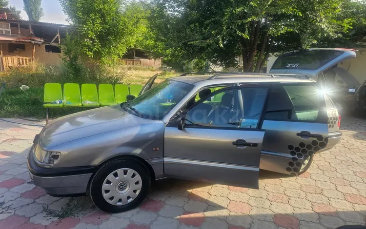 Volkswagen Passat 1993 годаүшін2 000 000 тг. в Шымкент