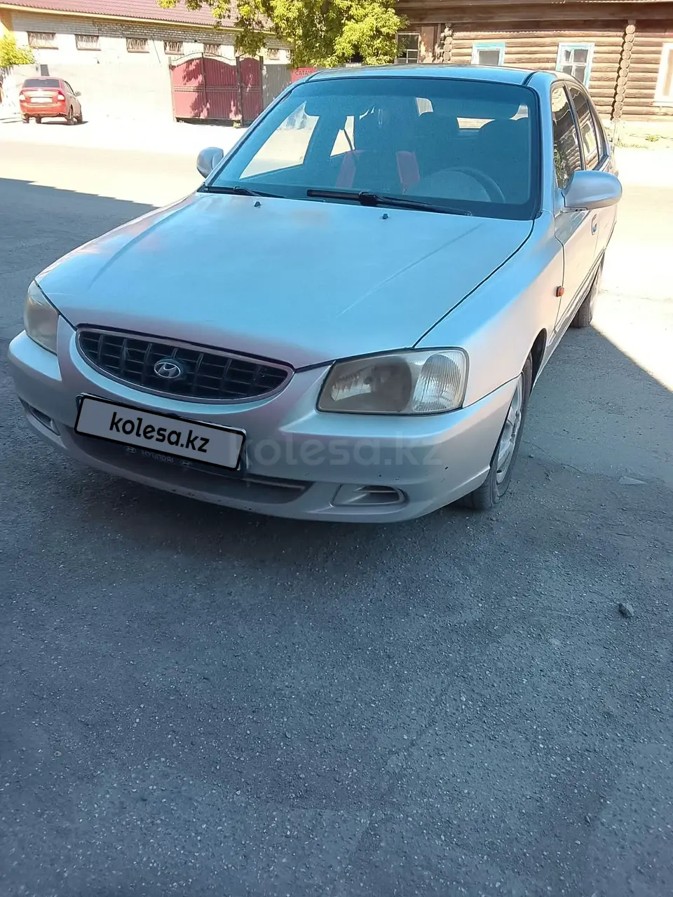 Hyundai Accent, 2001
