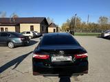 Toyota Camry 2021 года за 13 500 000 тг. в Костанай – фото 4