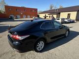 Toyota Camry 2021 года за 13 500 000 тг. в Костанай – фото 3