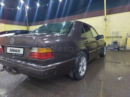 Mercedes-Benz E 230 1992 года за 800 000 тг. в Шымкент – фото 4