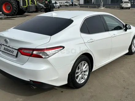 Toyota Camry 2020 года за 13 300 000 тг. в Уральск – фото 6