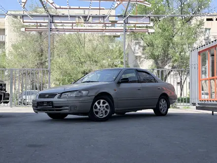 Toyota Camry 1997 года за 1 900 000 тг. в Тараз – фото 2