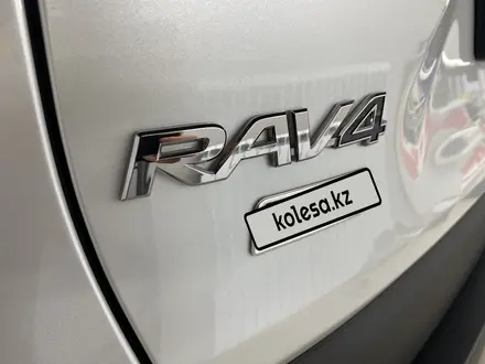 Toyota RAV4 2021 года за 22 200 000 тг. в Астана – фото 14