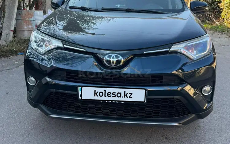 Toyota RAV4 2018 года за 11 000 000 тг. в Алматы