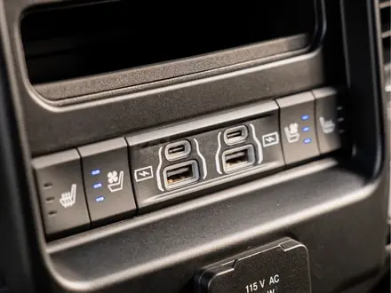 Dodge RAM 2021 года за 77 500 000 тг. в Алматы – фото 32