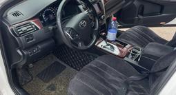 Toyota Camry 2014 годаүшін8 900 000 тг. в Актобе – фото 5