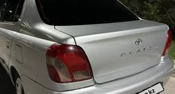 Toyota Yaris 2000 годаүшін2 100 000 тг. в Семей