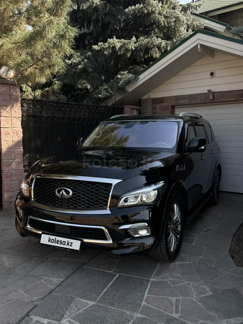 Infiniti QX80, 2015