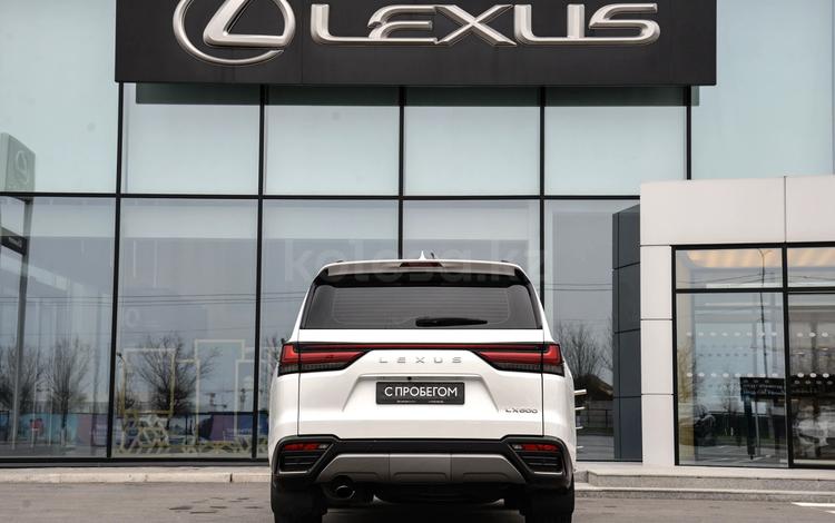 Lexus LX 600 VIP Black Edition — миниатюра 4