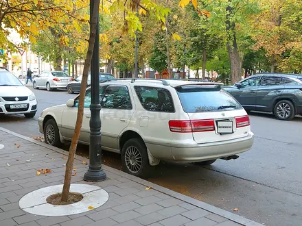 Toyota Mark II Qualis 1999 года за 4 500 000 тг. в Алматы – фото 15
