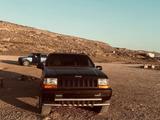 Jeep Grand Cherokee 1994 годаүшін2 000 000 тг. в Актау