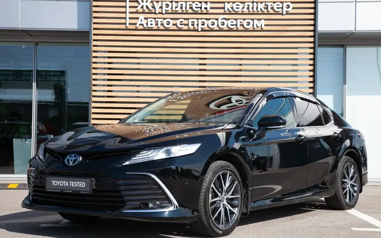 Toyota Camry 2023 года за 18 990 000 тг. в Алматы