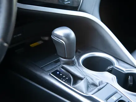 Toyota Camry 2023 года за 18 990 000 тг. в Алматы – фото 21