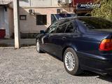 BMW 528 1997 года за 2 800 000 тг. в Атырау – фото 2