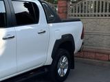 Toyota Hilux 2018 года за 13 800 000 тг. в Алматы – фото 5