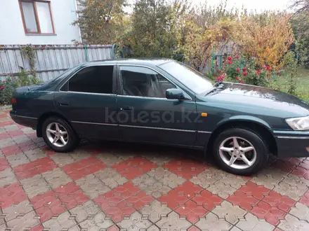 Toyota Camry 1997 года за 2 500 000 тг. в Алматы – фото 4