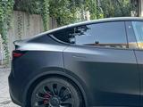 Tesla Model Y 2023 года за 22 000 000 тг. в Алматы – фото 5