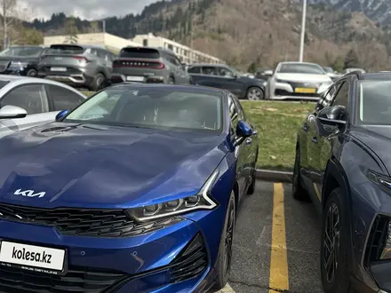 Kia K5 2022 года за 12 500 000 тг. в Алматы – фото 42