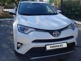 Toyota RAV4 2016 года за 13 500 000 тг. в Костанай