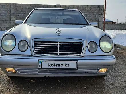 Mercedes-Benz E 240 1999 года за 2 900 000 тг. в Шымкент