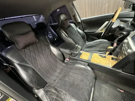 Toyota Camry 2006 года за 5 700 000 тг. в Актобе – фото 27