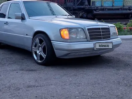 Mercedes-Benz E 300 1991 года за 2 300 000 тг. в Караганда – фото 6