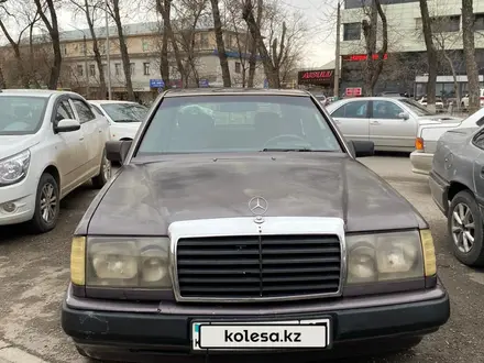 Mercedes-Benz E 230 1992 года за 700 000 тг. в Шымкент