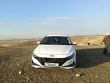 Hyundai Elantra 2021 года за 8 200 000 тг. в Актобе – фото 2