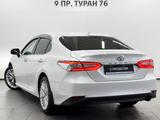 Toyota Camry 2019 года за 15 300 000 тг. в Астана – фото 2