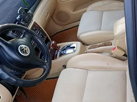 Volkswagen Passat 2001 года за 1 800 000 тг. в Уральск – фото 3
