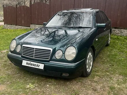 Mercedes-Benz E 280 1997 года за 3 700 000 тг. в Алматы – фото 2