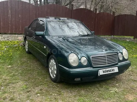 Mercedes-Benz E 280 1997 года за 3 700 000 тг. в Алматы – фото 3