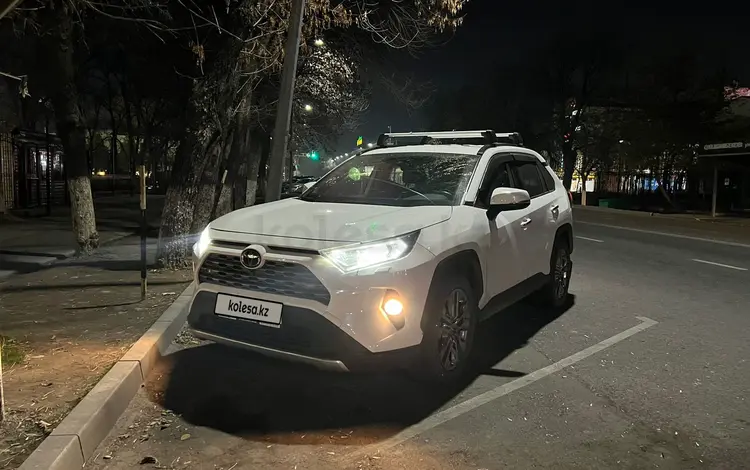 Toyota RAV4 2020 года за 17 300 000 тг. в Астана