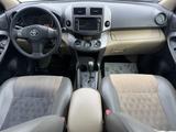 Toyota RAV4 2010 года за 7 850 000 тг. в Актобе – фото 3