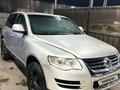 Volkswagen Touareg 2007 годаfor5 200 000 тг. в Алматы – фото 29