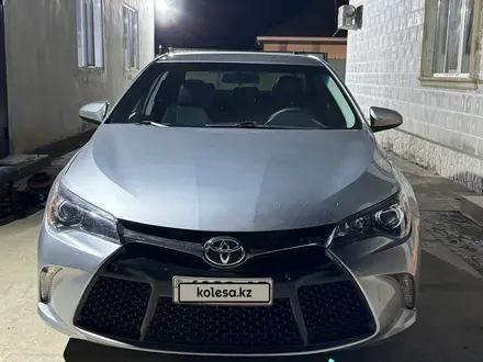 Toyota Camry 2015 года за 6 500 000 тг. в Атырау