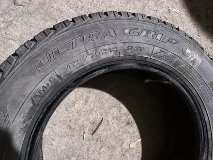 ОДНА шина 175/70 R14 — "GoodYear Ultra Grip 6" (Турция), зимняя за 15 000 тг. в Астана – фото 4